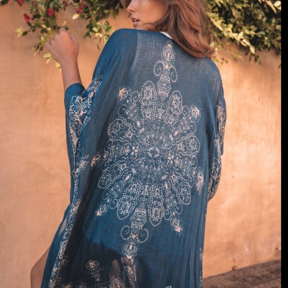 Kimono - Picture 5 of 8